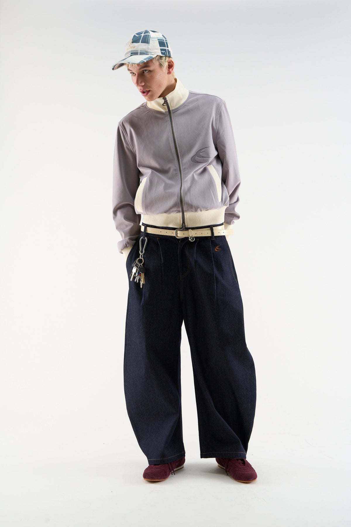 Snow Light Grey Zipper